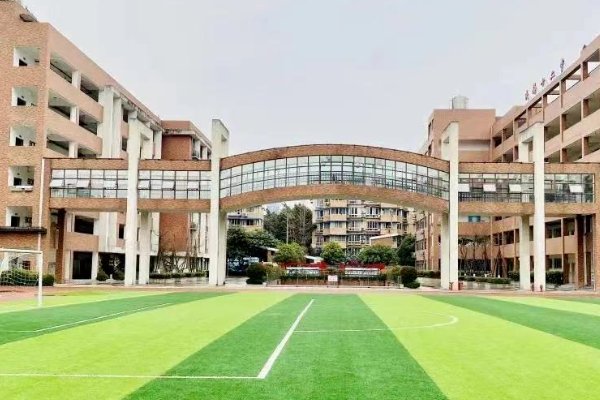 四川师大附中外国语学校好吗?
