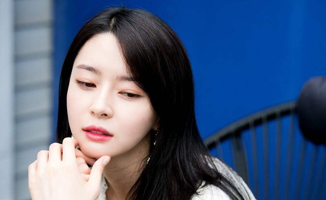李钟硕和权娜拉的恋情是真的还是假的?