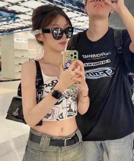 背名牌包？用苹果手机？山东受资助女生引质疑，救助中心：假的！