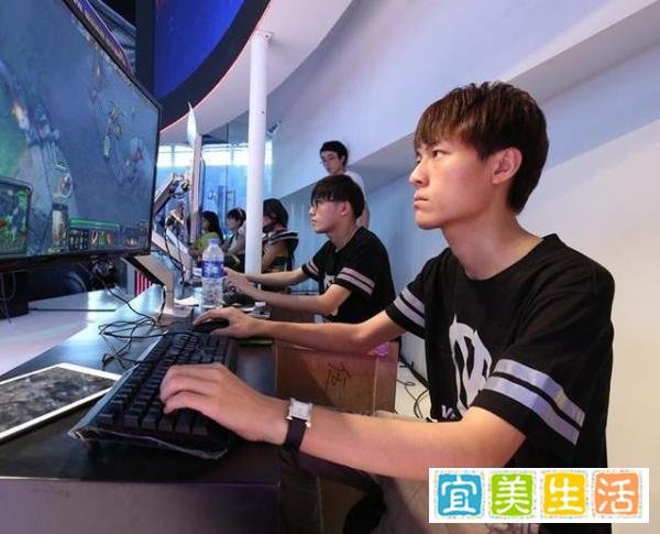 DOTA2：和狼王sylar不同，为什么fy和maybe离队对ruru只有感激？