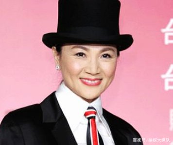 齐名邓丽君的她,嫁给了二婚丈夫退隐,如今夫妻皆因患癌病逝,他们是谁?