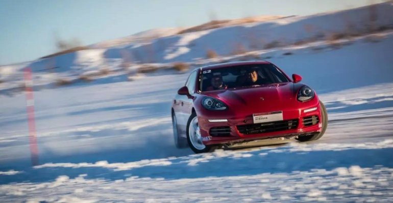 赛过的近义词是什么?