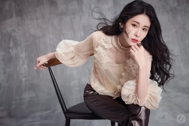 吴莫愁17年文章被扒,疑似在说张碧晨,究竟是怎么回事?