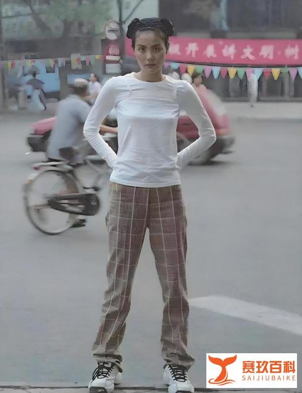 28岁王菲旧照曝光！1997年北京西单时尚icon，原名王靖雯