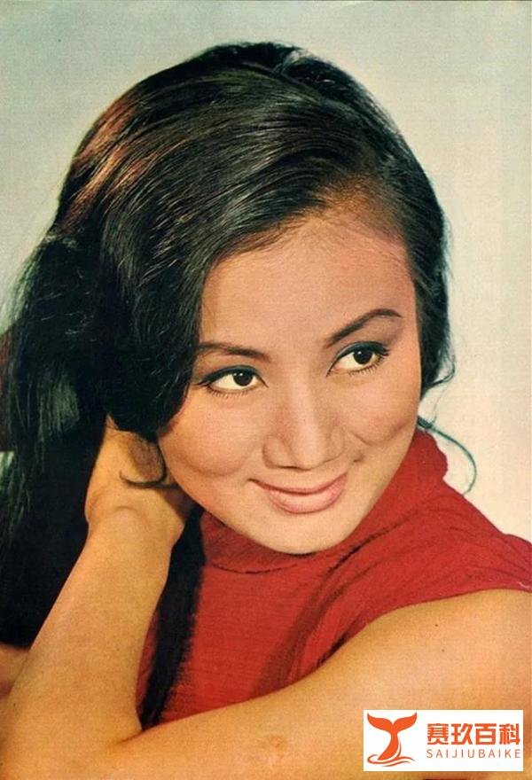 王馨平为舅父庆生，87岁曾江精神十足状态超好，周慧敏留言送祝福