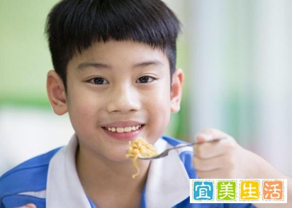 山东高中生平均1米8引热议，1米83不算高，如何帮娃长个子？