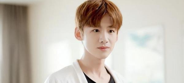 央视主持力挺白敬亭？点赞白粉丝感谢辟谣言论，却否认站队