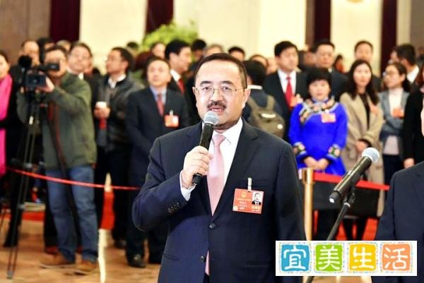 全国人大代表韩德云：“大胡子律师”始终聚焦法治
