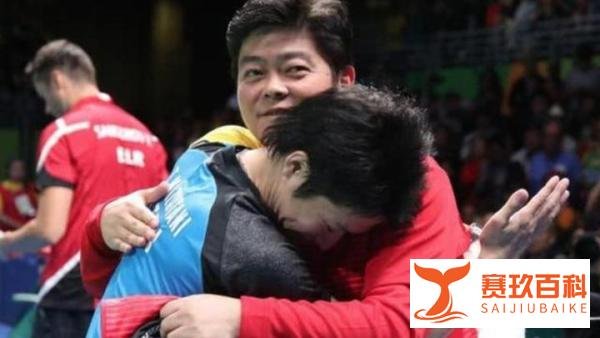 张本智和夺冠瞬间教练激情抱起引争议是庆祝还是过度干预