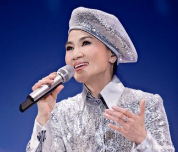 齐名邓丽君的她,嫁给了二婚丈夫退隐,如今夫妻皆因患癌病逝,他们是谁?