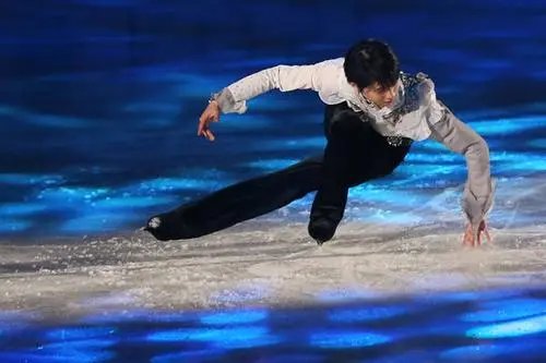 羽生结弦因为受伤退出NHK杯的比赛了,他究竟是因何受伤的?