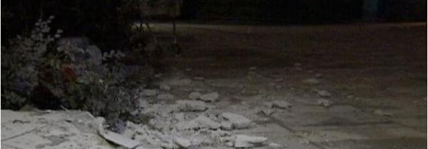 到小区送货被天降水泥块砸伤，头皮软组织挫伤，身体也不能活动了