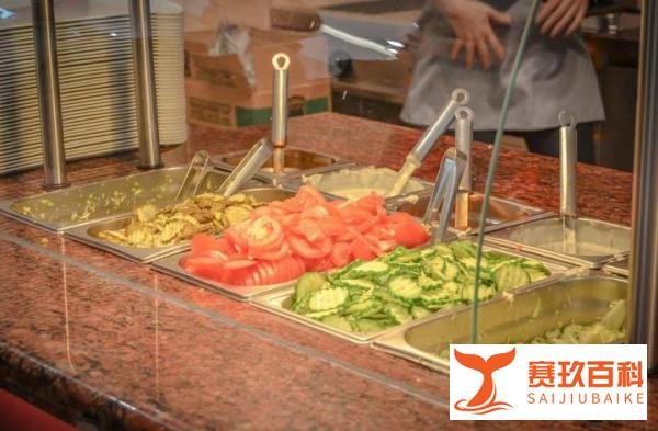 年轻人流行把超市当食堂？这次拯救超市终于不靠胖东来了？