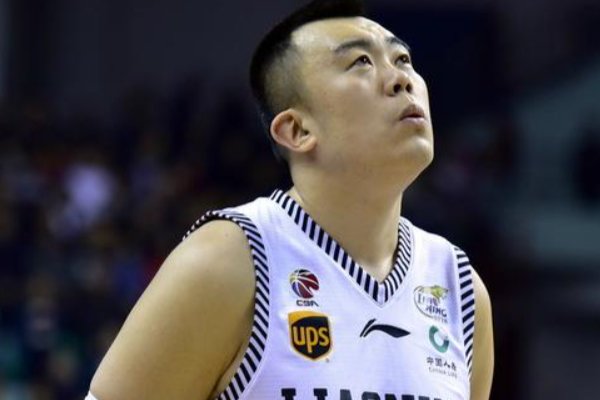 韩德君成为中国男篮新任队长,他够资格吗?