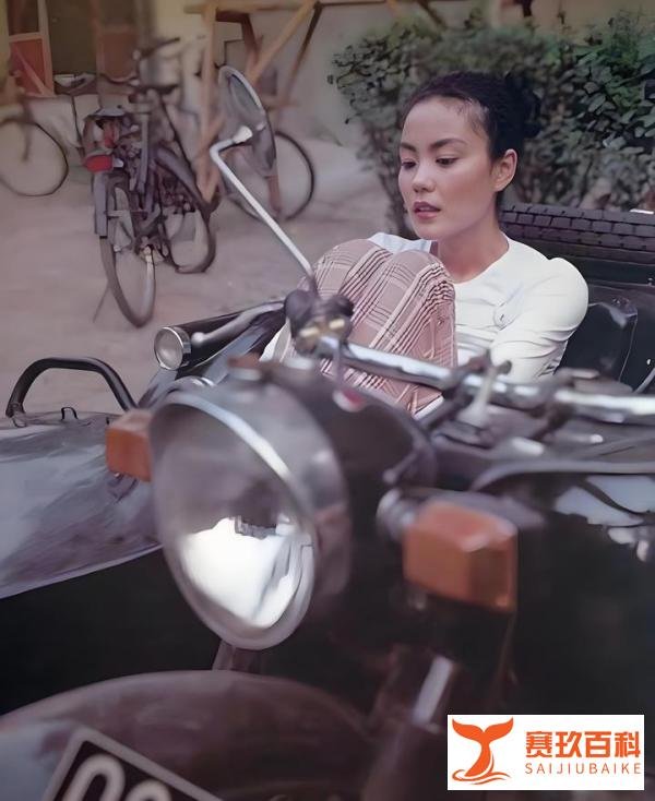 28岁王菲旧照曝光！1997年北京西单时尚icon，原名王靖雯