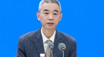 吴尊友3年头发全白！吴尊友是如何回应这件事的？