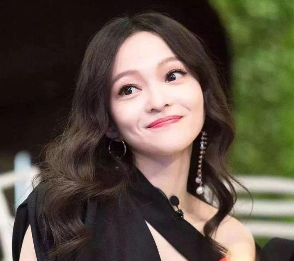 张韶涵:我没做错为什么要道歉?被亲父母控诉,公司逼迫低头黑幕