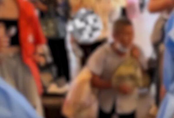 网传江西南昌一老人无核酸证明车站下跪？官方回应：正在调查