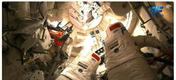 神十四乘组今日择机出舱 这是咋情况？