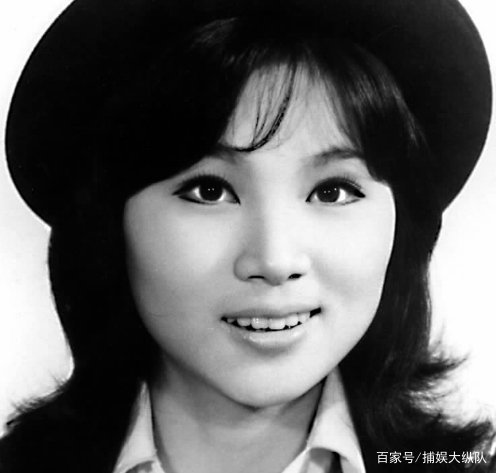齐名邓丽君的她,嫁给了二婚丈夫退隐,如今夫妻皆因患癌病逝,他们是谁?