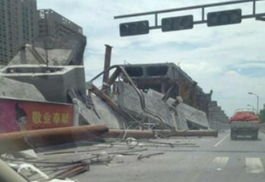 湖北高架桥侧翻致4死8伤,亲历者发声,他说了什么?