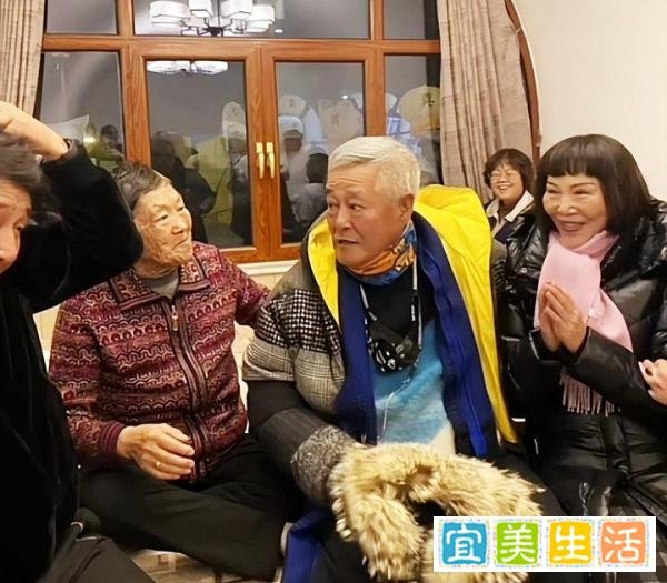 66岁赵本山现身亿万煤老板葬礼，三大秘密曝光，网友震惊不已！