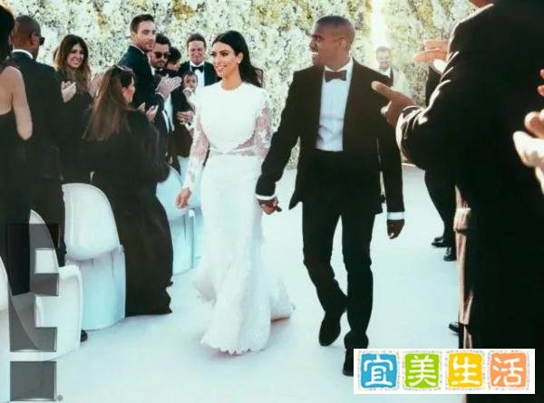 侃爷成为美国黑人首富！你以为他名利双收就靠卖YEEZY鞋？