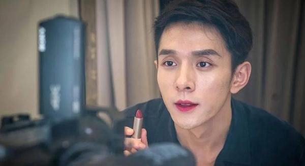 反垄断办：称正调查核实李佳琦被指控价，抵制二选一
