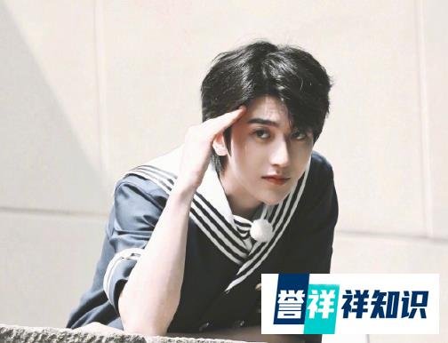 “毒舌”再出毒言，直指范氏姐弟靠脸吃饭，点名批评范丞丞无作品