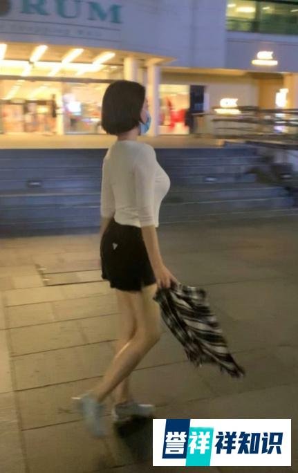 许晴夜走锻炼被偶遇，身材前凸后翘，她一直就是美出了新高度