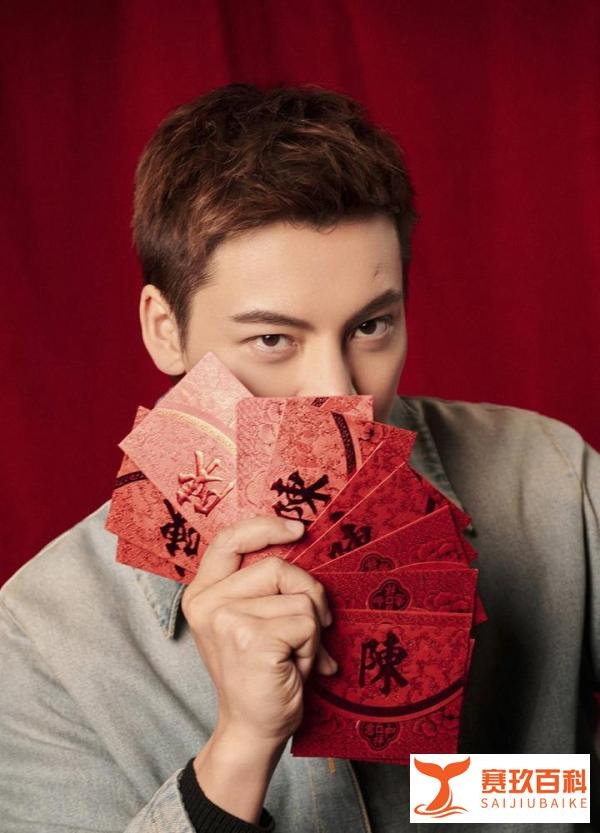 陈伟霆八登春晚演绎 《如意舞步》 开门红迎蛇年