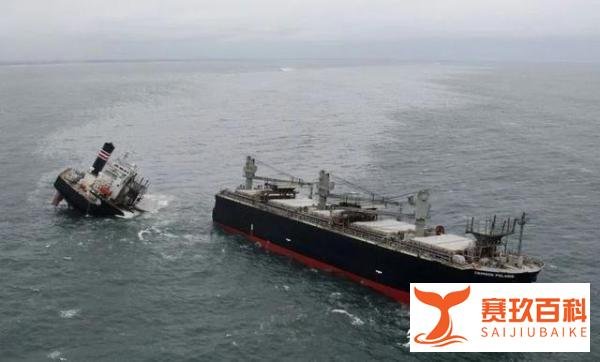 200米长货船海上断成两半，有中国籍船员