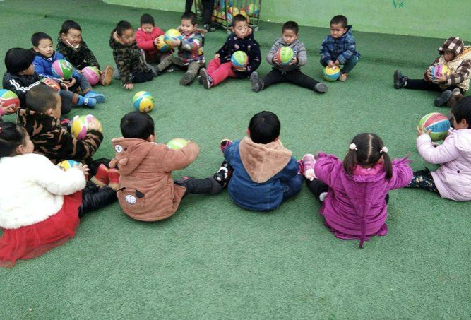 中班幼儿评语简短40条上学期