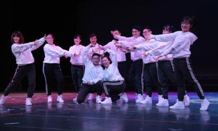 适合教师集体演出的节目有哪些？
