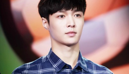 归国四子为何到现在只有张艺兴没有爆出过恋爱的绯闻？