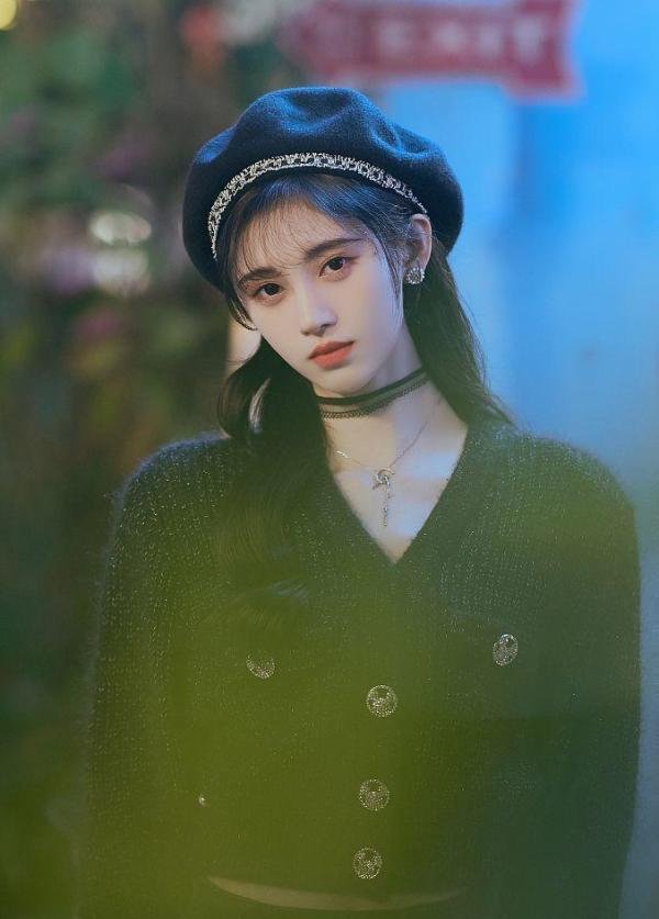 任嘉伦官宣离开欢瑞世纪，老东家发文祝福，鞠婧祎应该很羡慕