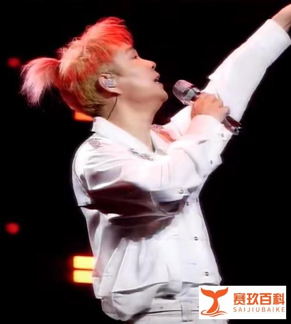 小沈阳演唱会曝改，差点没认出来，网友以为是王嘉尔或薛之谦！