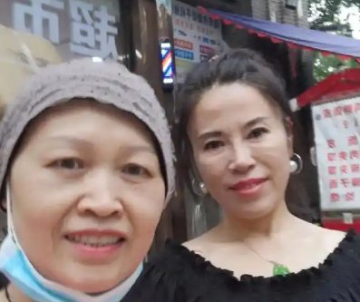 同心饭店老板娘吃瓜