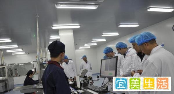 苏忠海被校领导带队赴成都倍特药业考察揭牌