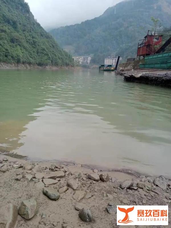 教师留遗书溺亡：不愿当重点班主任背后谈职场抑郁和焦虑