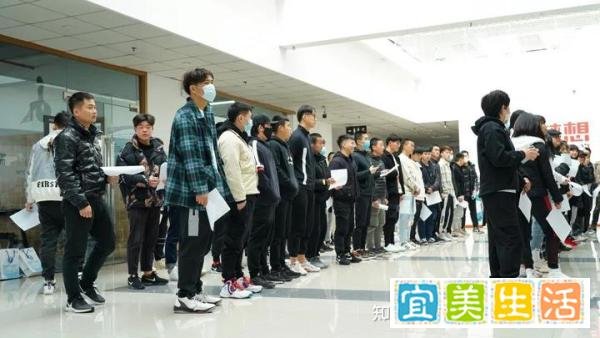 学健身教练培训一般费用是多少呀？