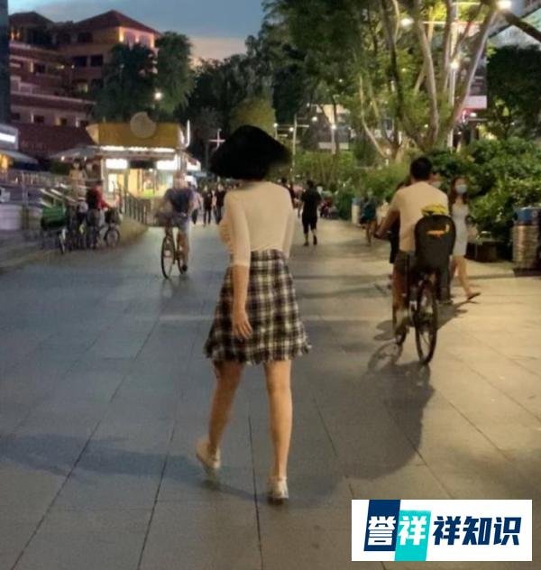 许晴夜走锻炼被偶遇，身材前凸后翘，她一直就是美出了新高度