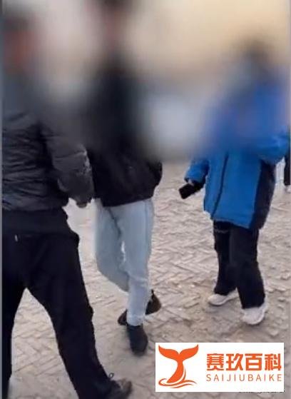 榆林一女生公交上摘口罩喝水遭司机殴打的原因真相