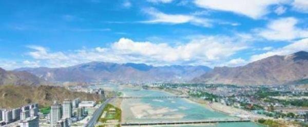 12个债务省份暂停基建：叫停背后的发展反思