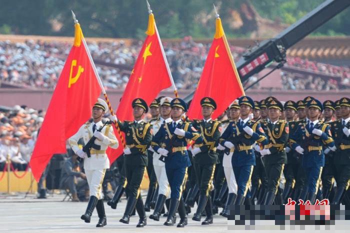 九三阅兵现场解说是谁