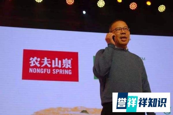 浙商钟睒睒甩开两马，坐稳中国首富，他是如何发家的？