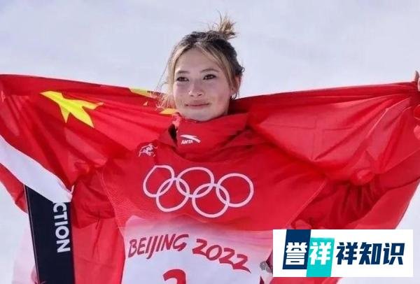 谷爱凌不装了！深夜发文回应国籍问题，几句话让黑粉纷纷破防