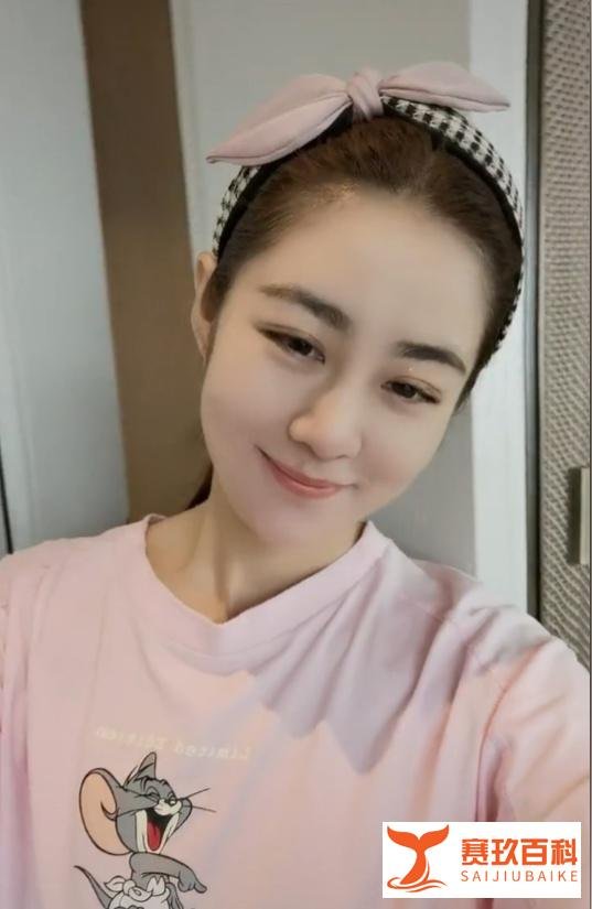 “王小蒙”近况,发文伤感互不打扰疑告别!难道离婚了?