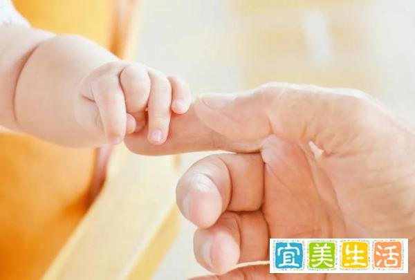 三孩生育政策正式入法--《人口与计划生育法》的最新修改。