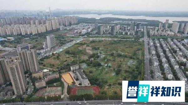 合肥一高中宿舍睡觉不许关门，教育局回应：有问题，可向学校反映